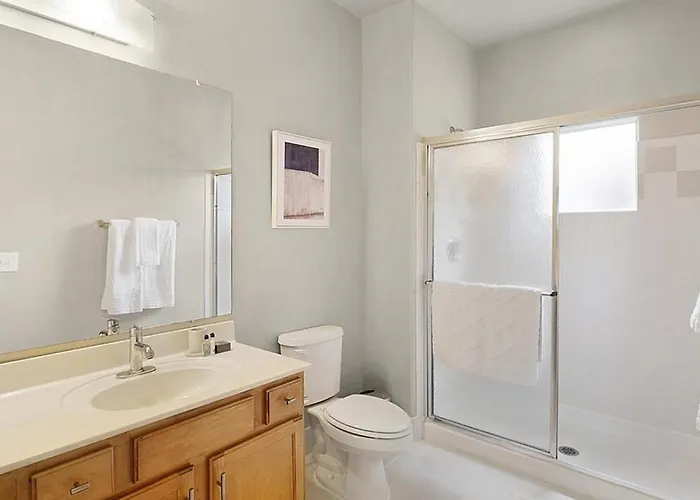 Apartment Landing Modern With Amazing Amenities