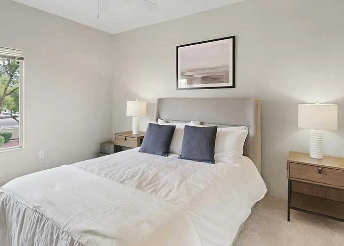 Landing Modern With Amazing Amenities Apartment