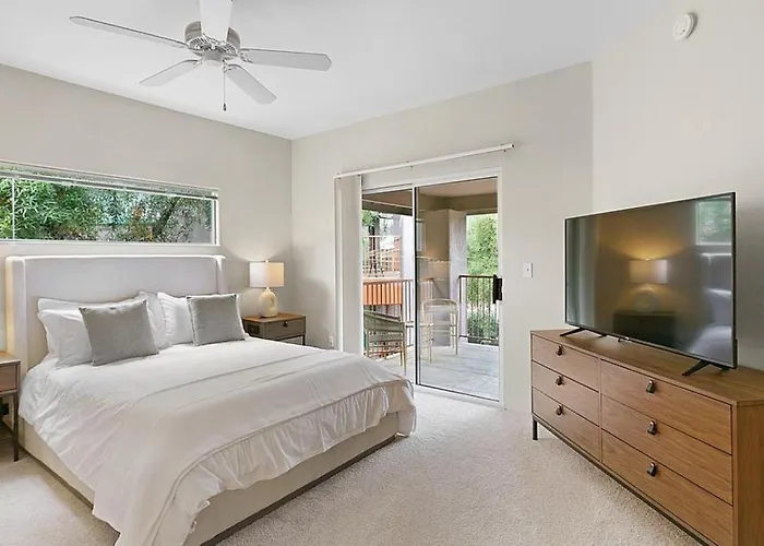 Landing Modern With Amazing Amenities *