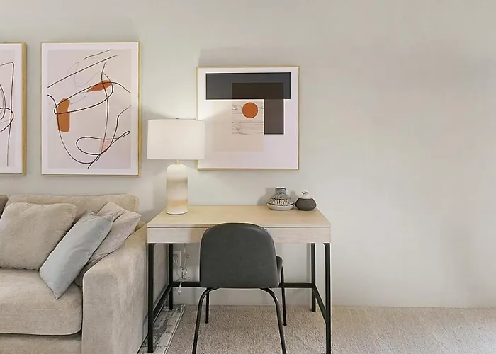 Landing Modern With Amazing Amenities Apartment
